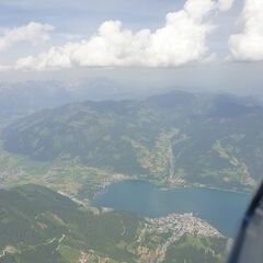 Flugwegposition um 13:58:28: Aufgenommen in der Nähe von Gemeinde Zell am See, 5700 Zell am See, Österreich in 2715 Meter